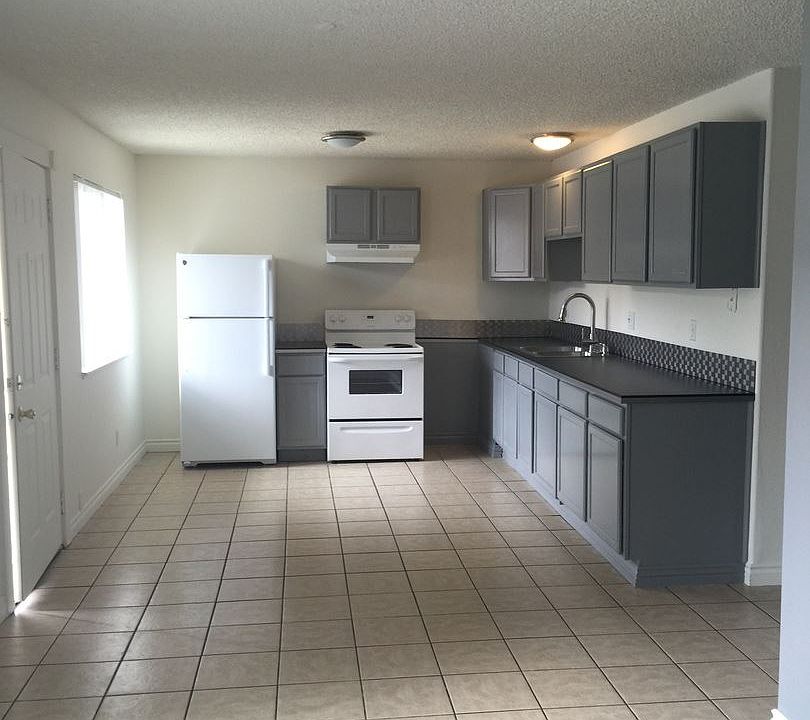 1st image of 944-972 33 Ave #944