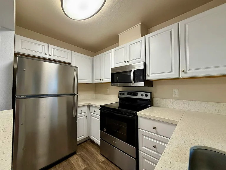 3238 Ashford St — Photo 4