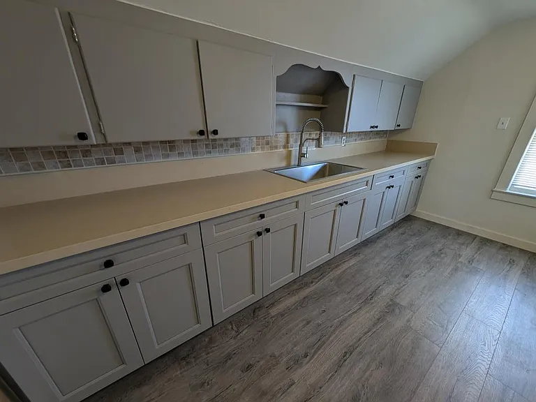 323 N 4th St #C — Photo 10