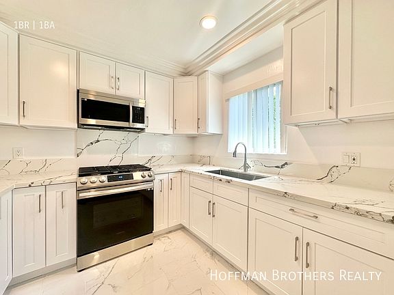 3rd image of 11922 Burbank Blvd #24A