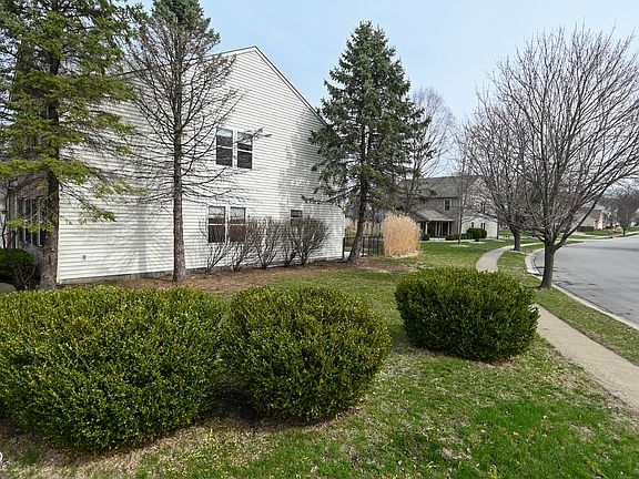 3rd image of 18690 Round Lake Rd