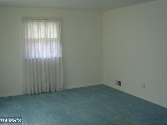3rd image of 212 Upton St