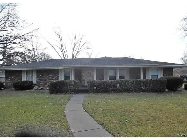 2327 Briarcliff Dr photo 1