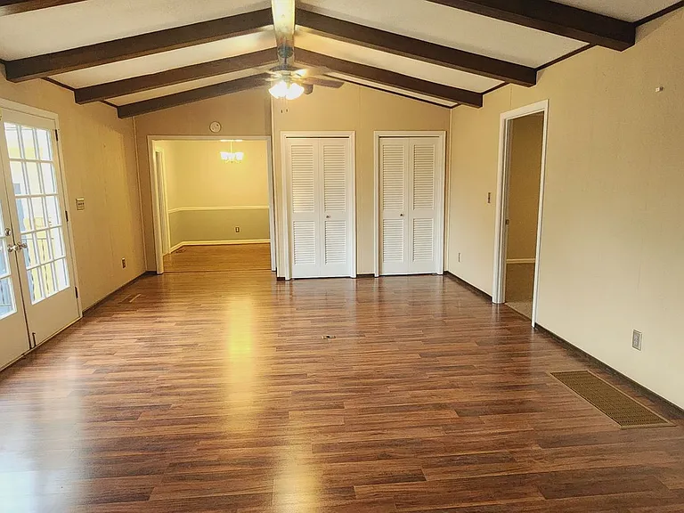 209 Knoll Crest Dr — Photo 12