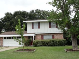 518 Ridgecrest Dr, Port Lavaca, TX 77979