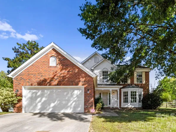 8908 Steinbeck Ct, Charlotte, NC 28216