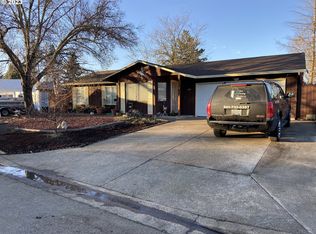 2271 La Canada Dr, Roseburg, OR