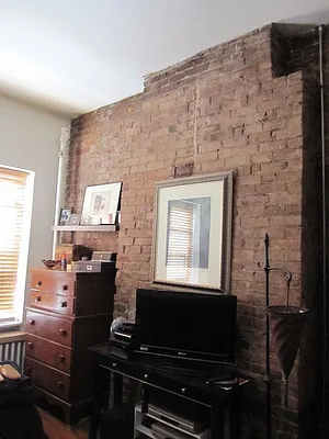 Rented by Weinstein Realty Group | media 8