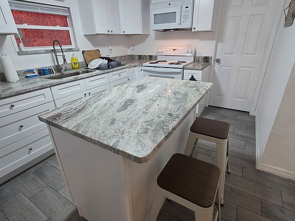 2nd image of 25 N Brown Ave #2
