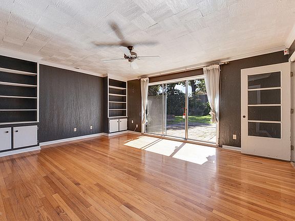 4th image of 109 S Southlawn Dr