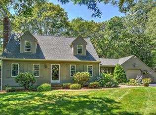8 Quail Hollow Cir, Sandwich, MA 02563
