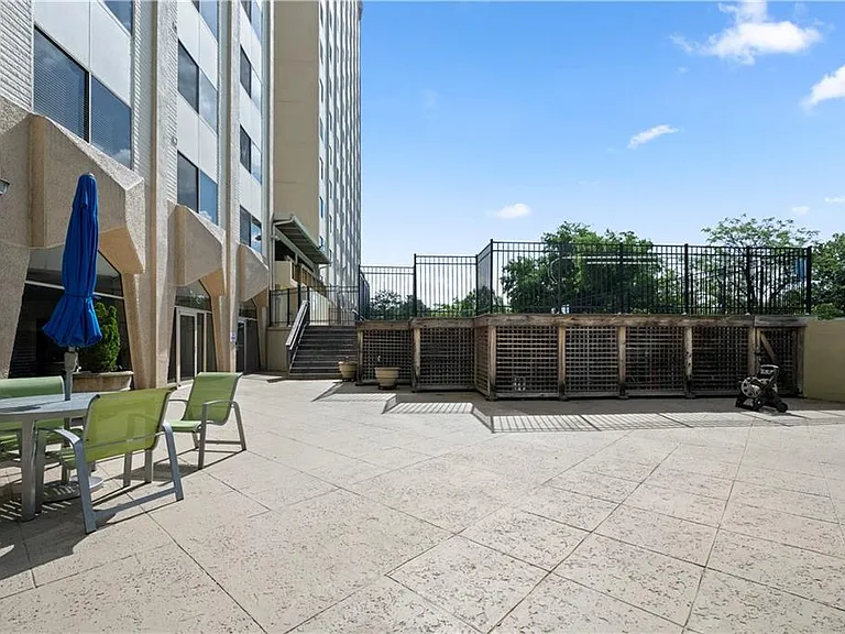 2479 Peachtree Rd NE #1801 — Photo 29