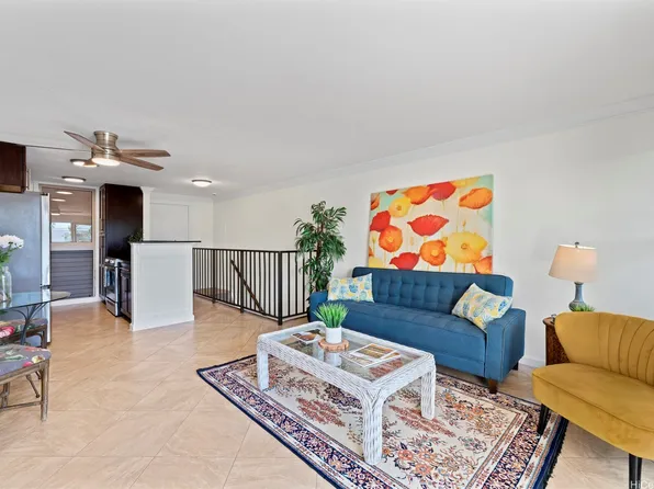 68-24 Apuhihi St #303, Waialua, HI 96791