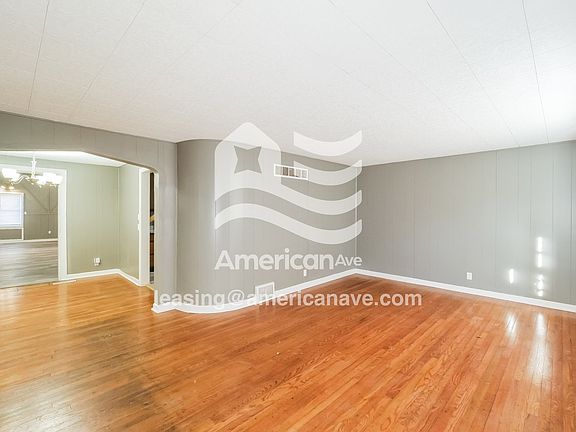 1615196_003_living_room_3.jpg