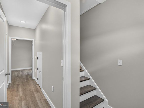 4th image of 113 Willowstone Ct