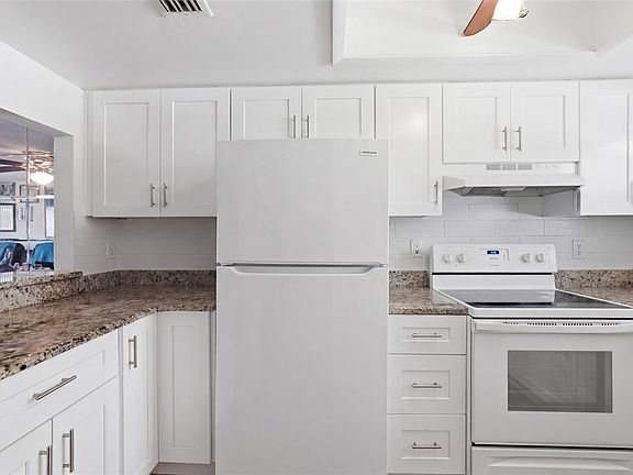 5th image of 404 E ORLANDO AVENUE #11B