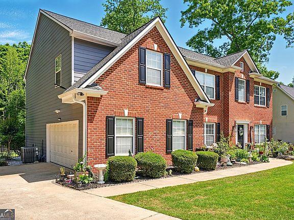 2nd image of 100 Chadwick Pl