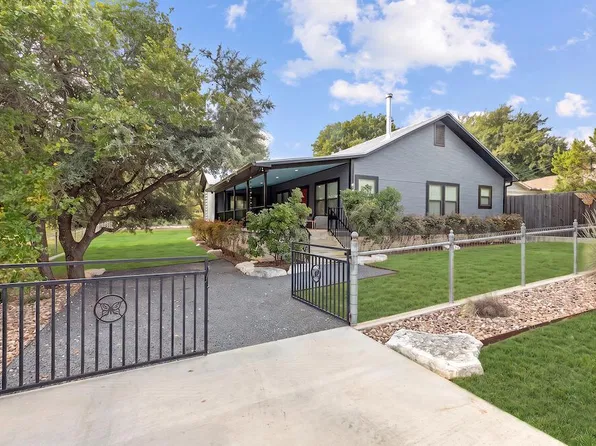 127 Mariposa Dr, Fredericksburg, TX 78624