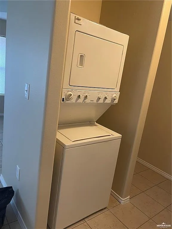 2 bed, 2.0 bath, 750 sqft, $800 — Photo 4