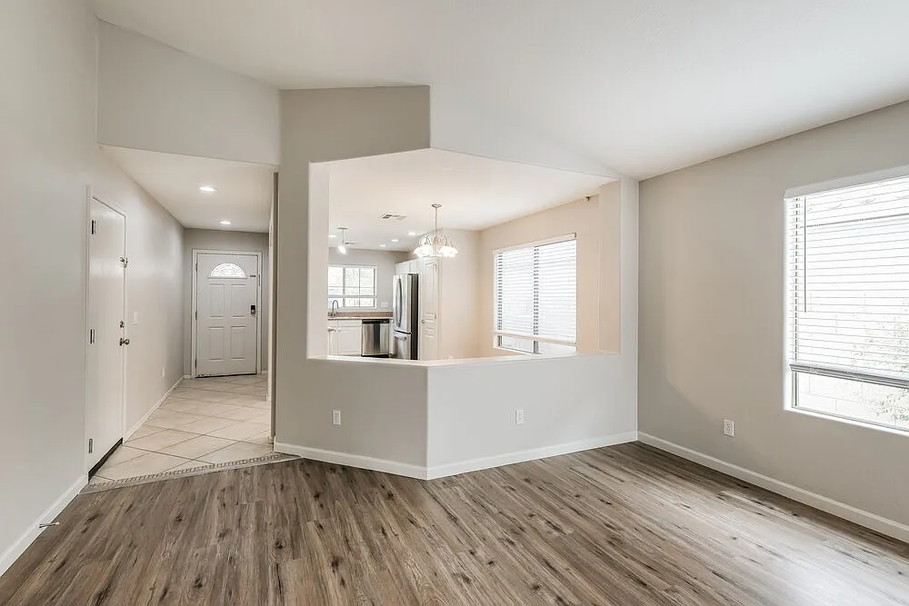 3 bed, 2.0 bath, 1551 sqft, $1,990 — Photo 4