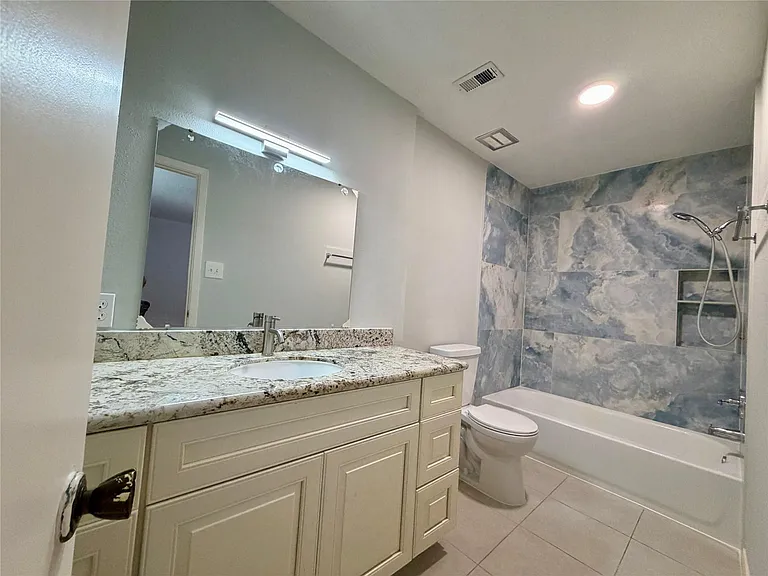 7214 Crownwest St #7214 — Photo 12
