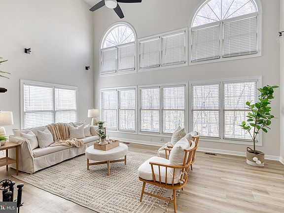 4th image of 3200 Ivy Way