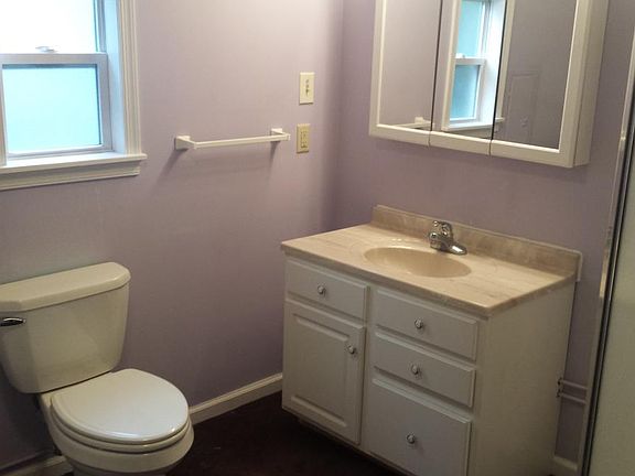 Bathroom/Laundry Room