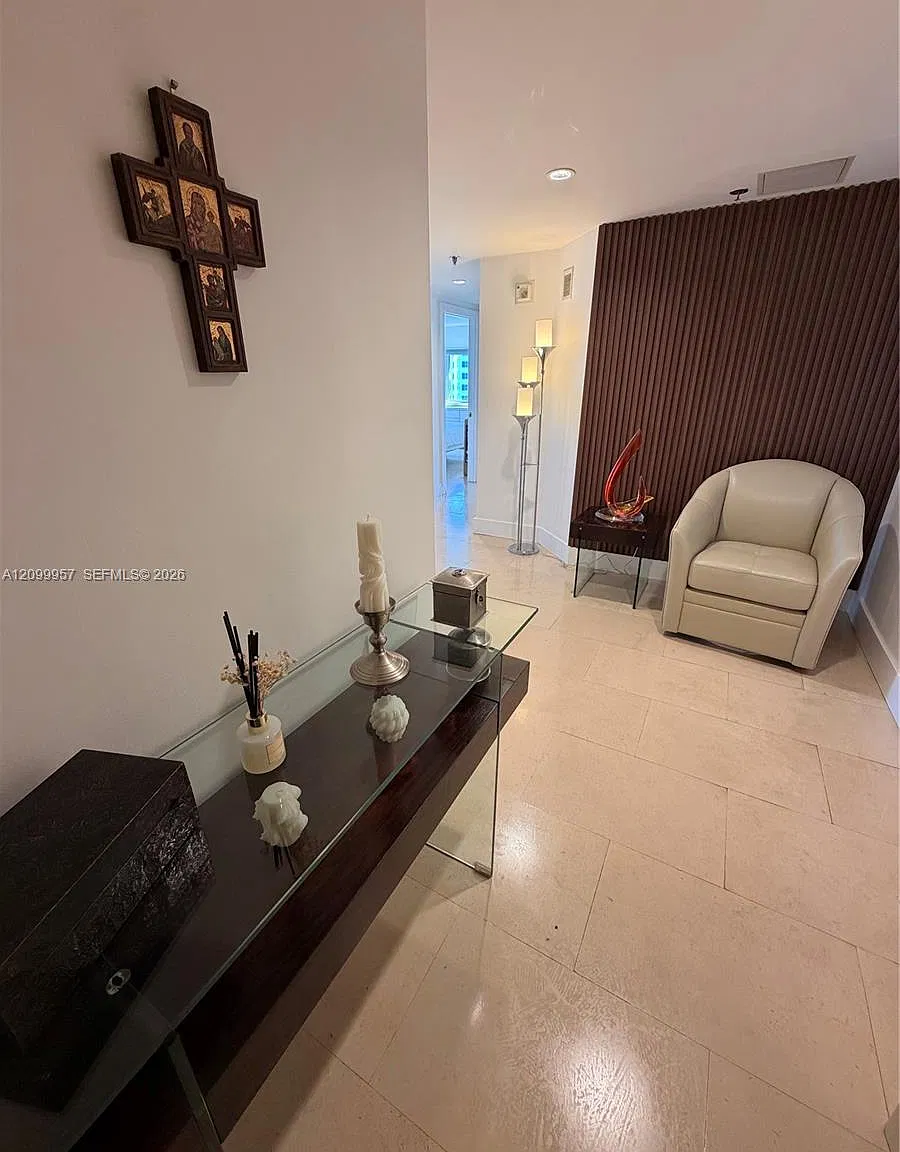 Key Colony No 2 Condo — Photo 1