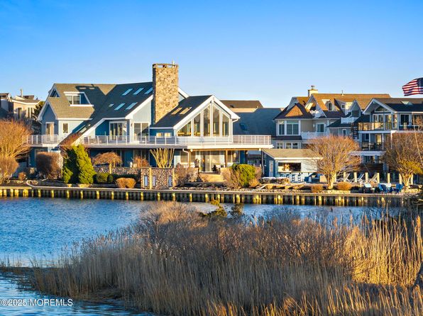 17 Captains Court, Manasquan, NJ 08736