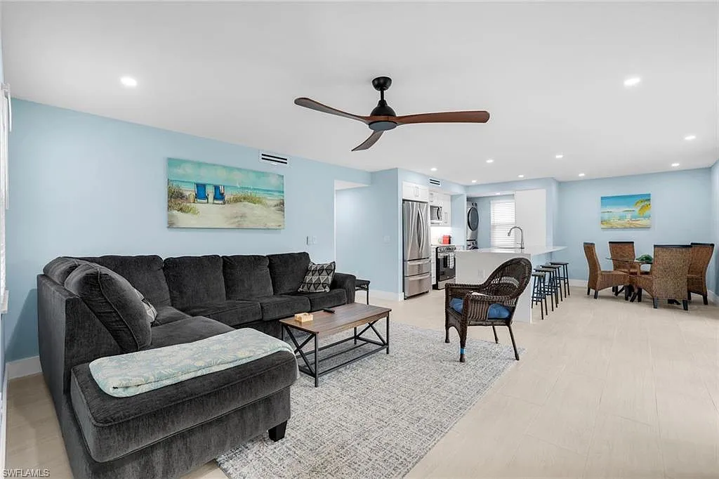 2 bed, 2.0 bath, 1062 sqft, $5,300 — Photo 2