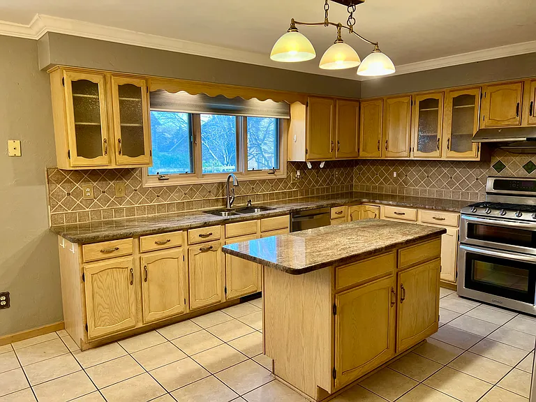 3263 Primrose Dr — Photo 7