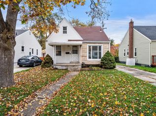 2924 Crooks Rd, Royal Oak, MI 48073