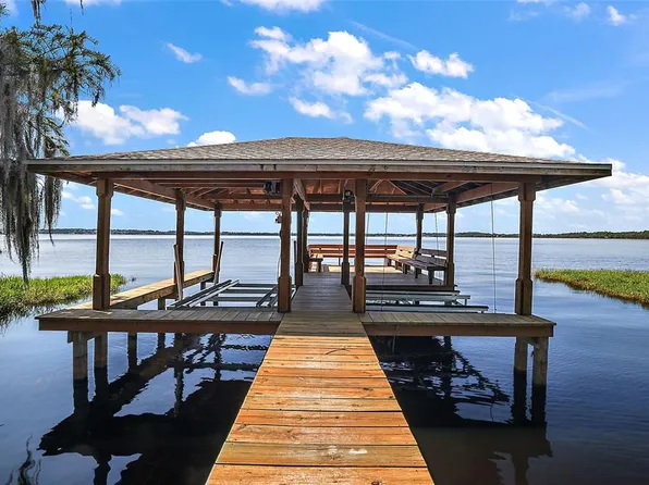 1261 W Lakeshore Dr, Clermont, FL 34711