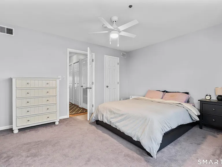 31 High St #4-2C — Photo 16