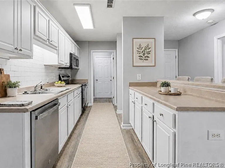 401 Meadowland Ct #4 — Photo 5