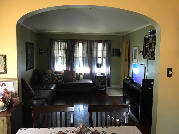 4th image of 10833 S Avenue N