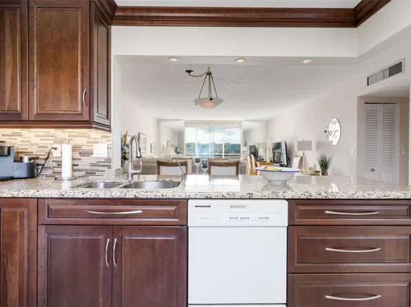 414 SE 10th Street #302, Dania Beach, FL 33004