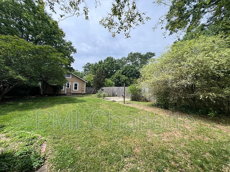 1525 Browns Ave — Photo 21