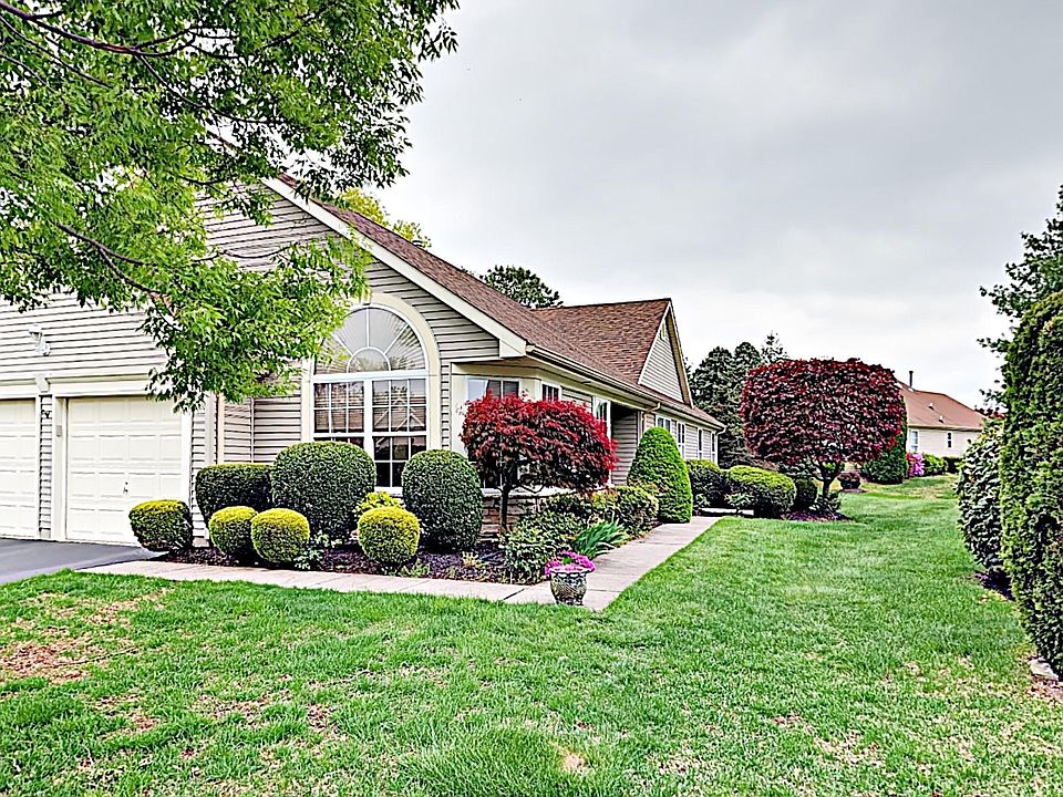 1st image of 2593 Meadow Lake Dr