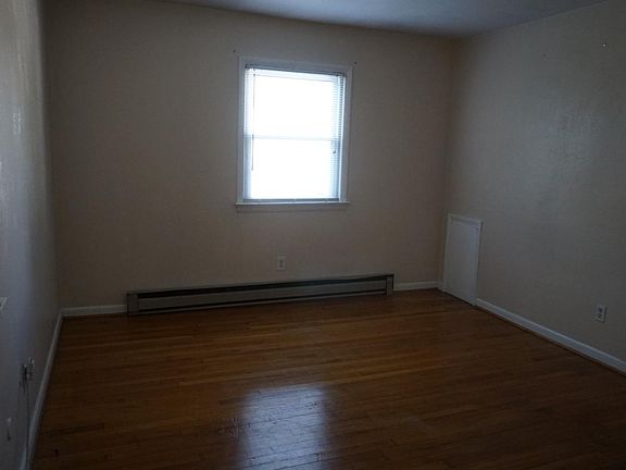 3rd image of 4654 Guam St