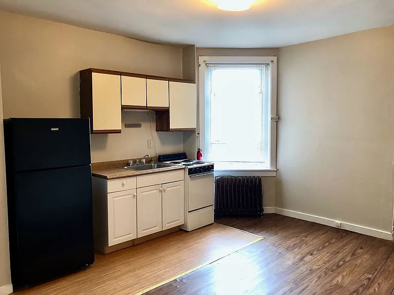 430 Atwood St — Photo 5
