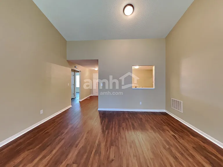 9734 Thomas Ln — Photo 5