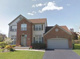 480 Cliffwood Ln, Gurnee, IL 60031