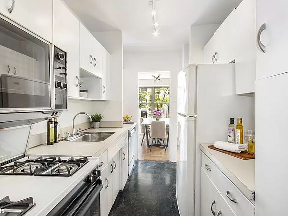 3rd image of 2 5th Ave APT 2O