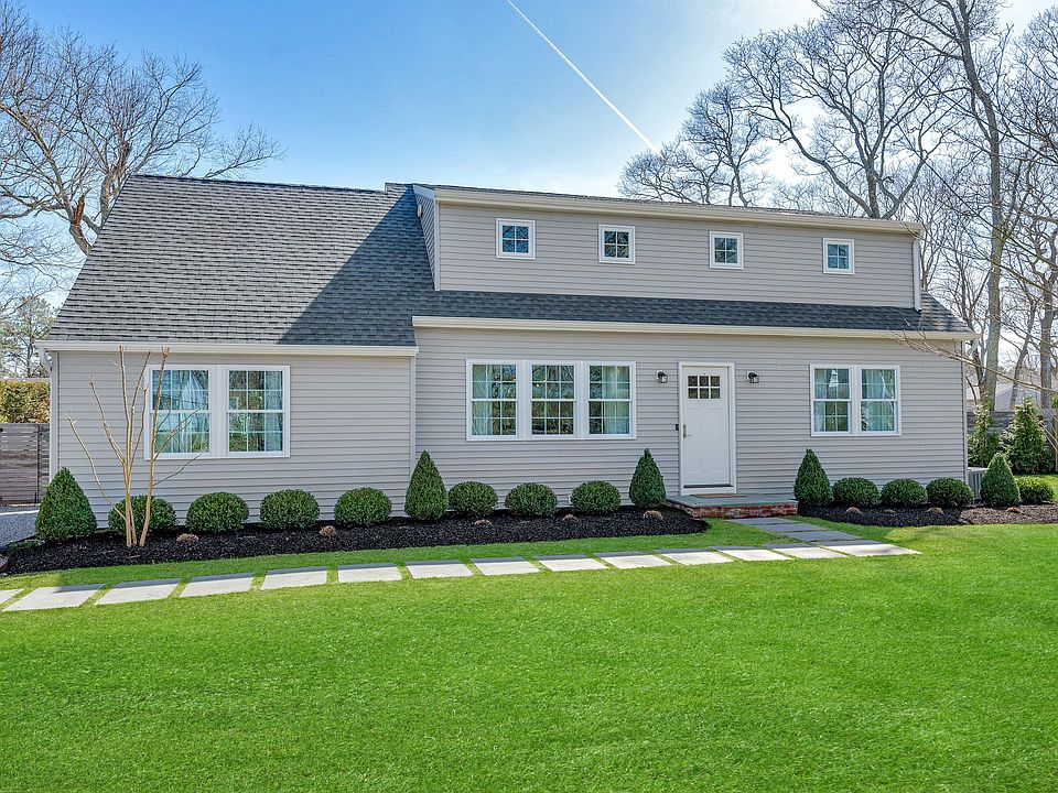 1st image of 9 Shinnecock Ln