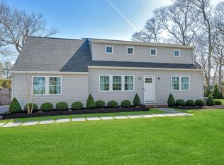 9 Shinnecock Ln, Hampton Bays, NY 11946