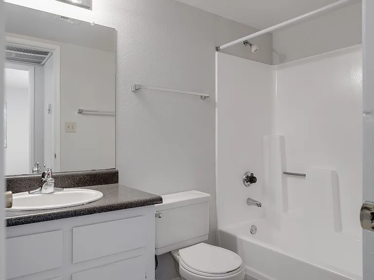 Ponderosa Ranch Apartments — Photo 8