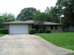201 Whispering Oak Trl, Mabank, TX 75156