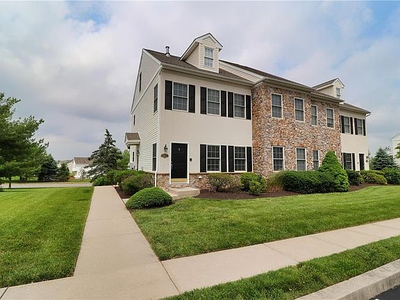 2nd image of 1812 Merlot Dr #C