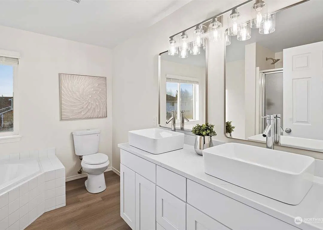 4 bed, 2.5 bath, 1930 sqft, $4,200 — Photo 4